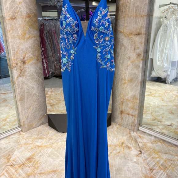 Elegant Blue Prom Dress with Floral Embroidery